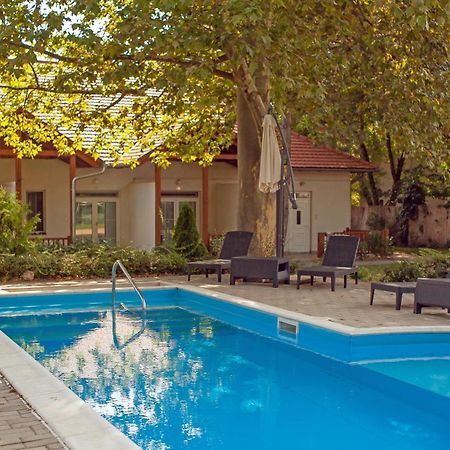 Hotel Platan Zamárdi Exterior foto